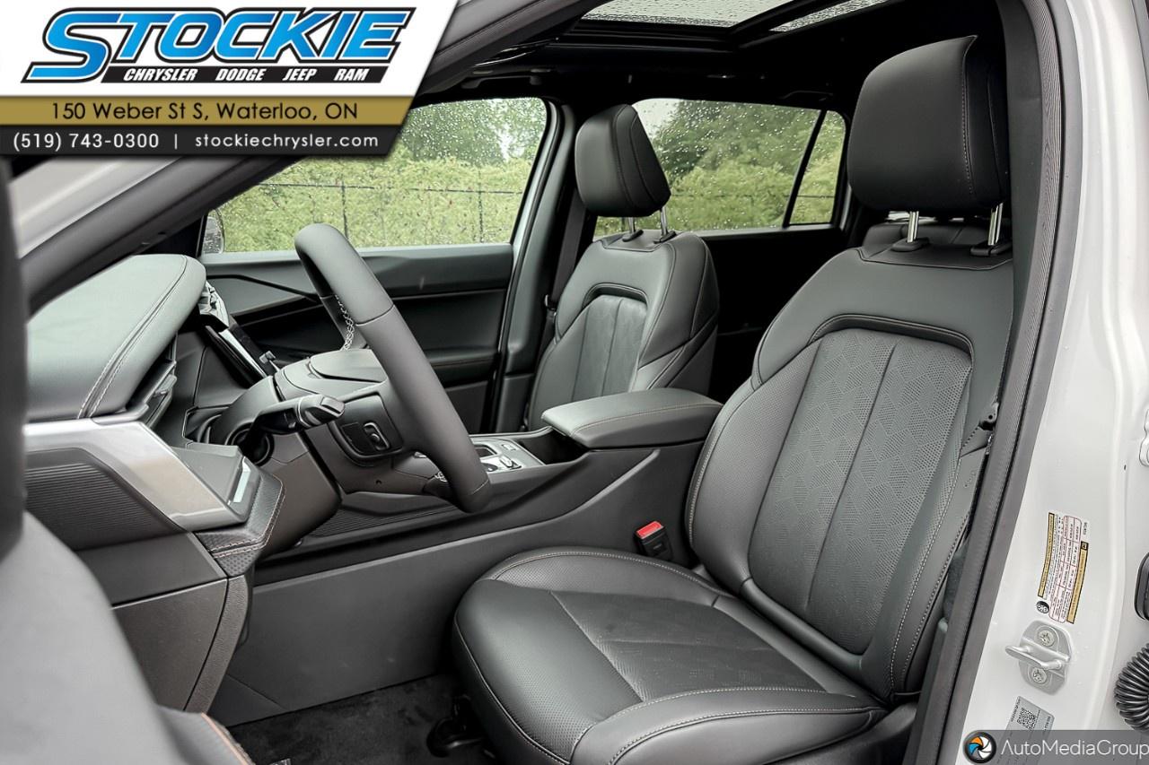 2026 Jeep Cherokee Overland 4x4 Photo4