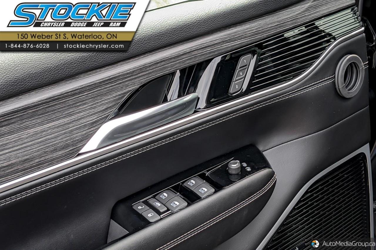 2023 Jeep Wagoneer L Series III 4x4 Photo