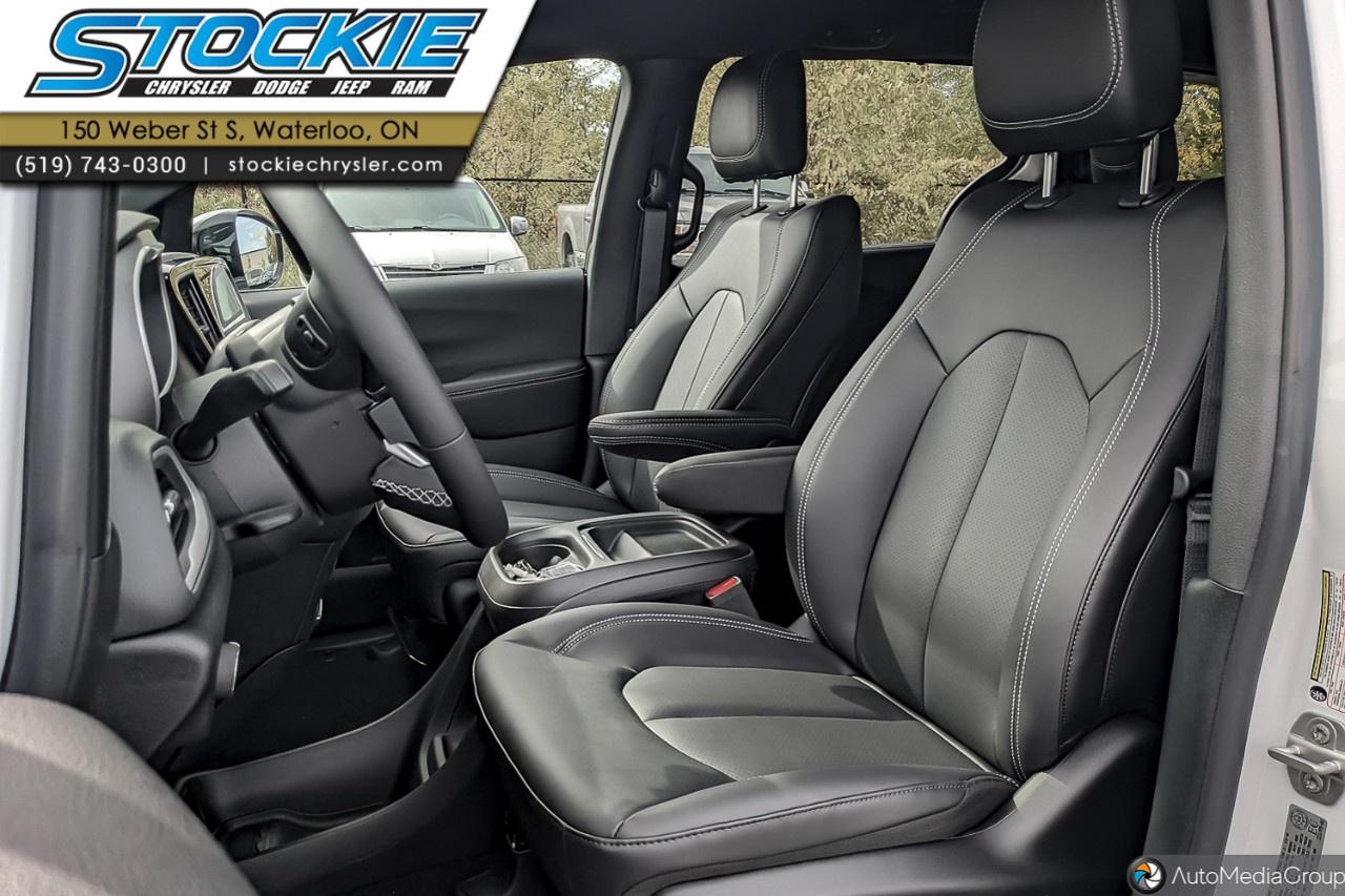 2027 Dodge Grand Caravan SXT 2WD Photo