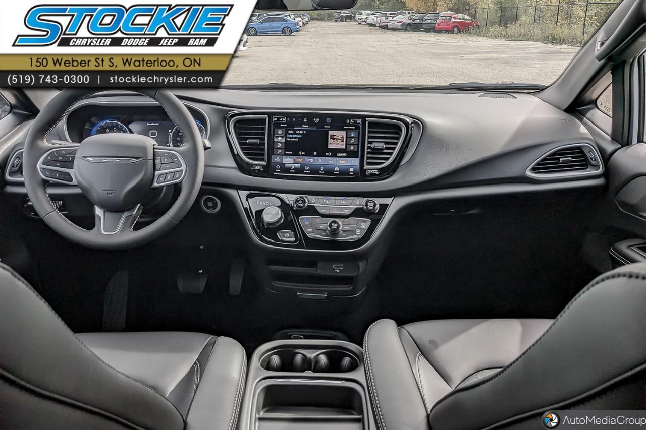 2027 Dodge Grand Caravan SXT 2WD Photo