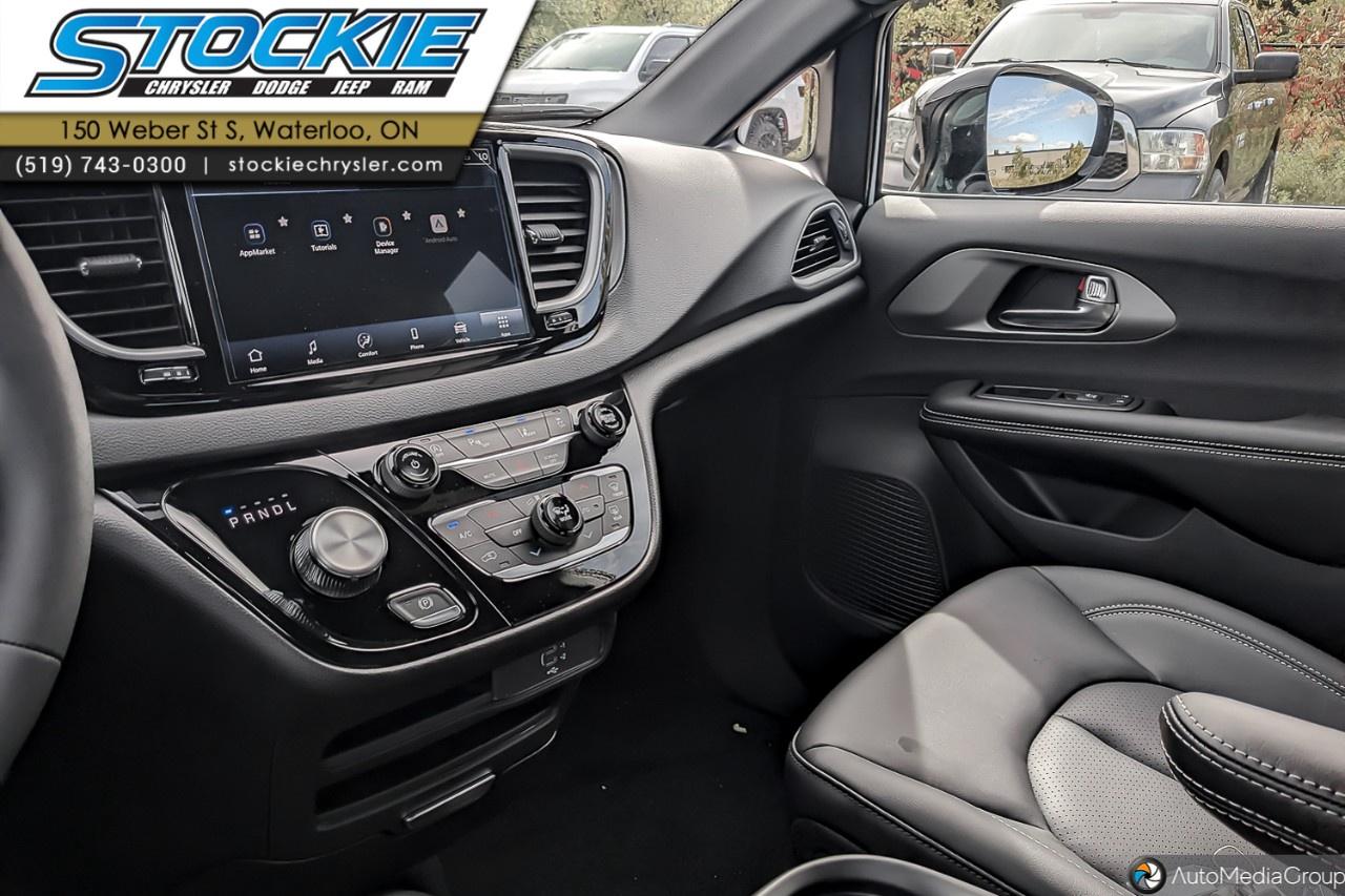 2027 Dodge Grand Caravan SXT 2WD Photo
