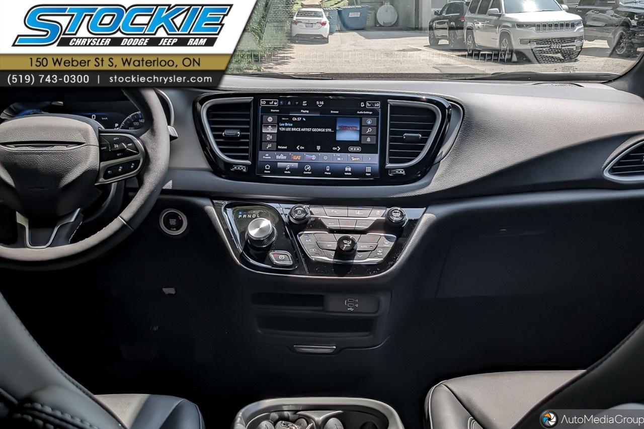 2027 Dodge Grand Caravan SXT 2WD Photo