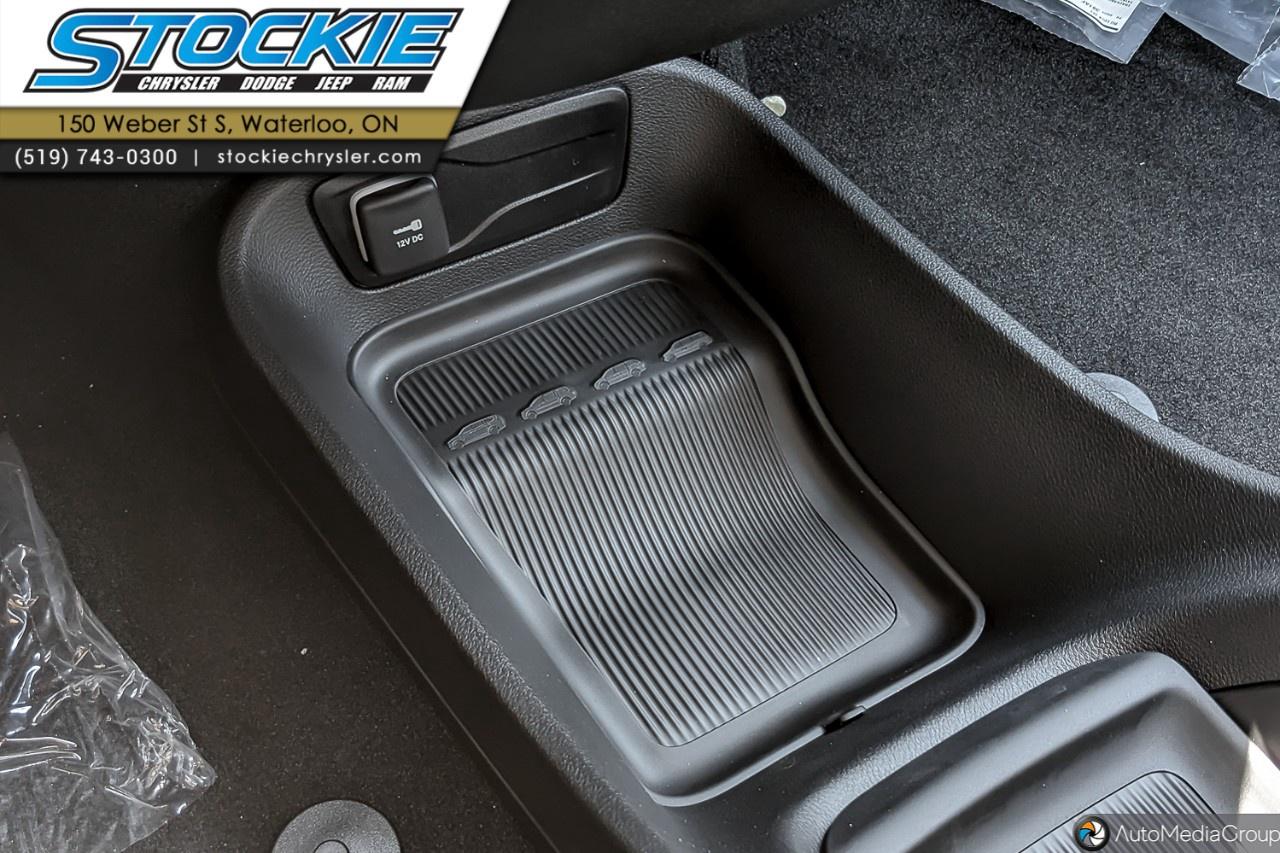 2027 Dodge Grand Caravan SXT 2WD Photo