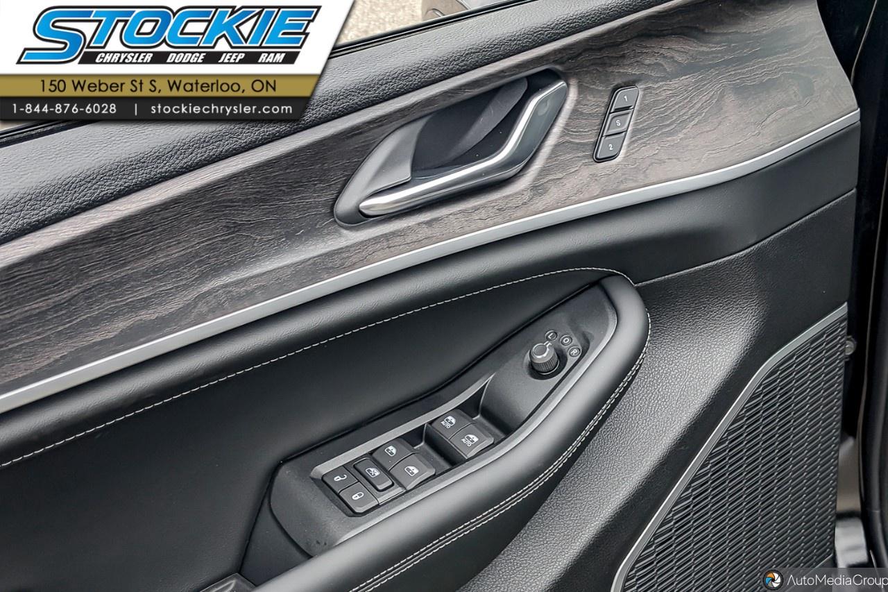 2026 Jeep Grand Cherokee Limited Reserve 4x4 Photo