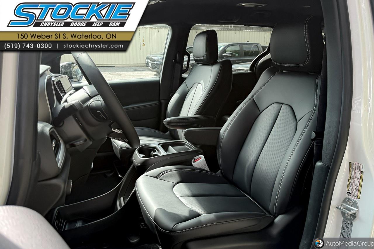 2027 Dodge Grand Caravan SXT 2WD Photo