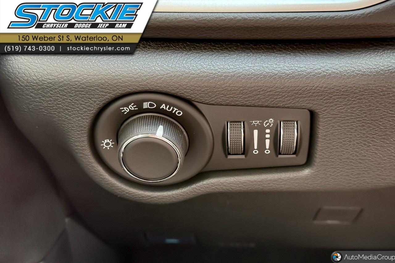 2027 Dodge Grand Caravan SXT 2WD Photo