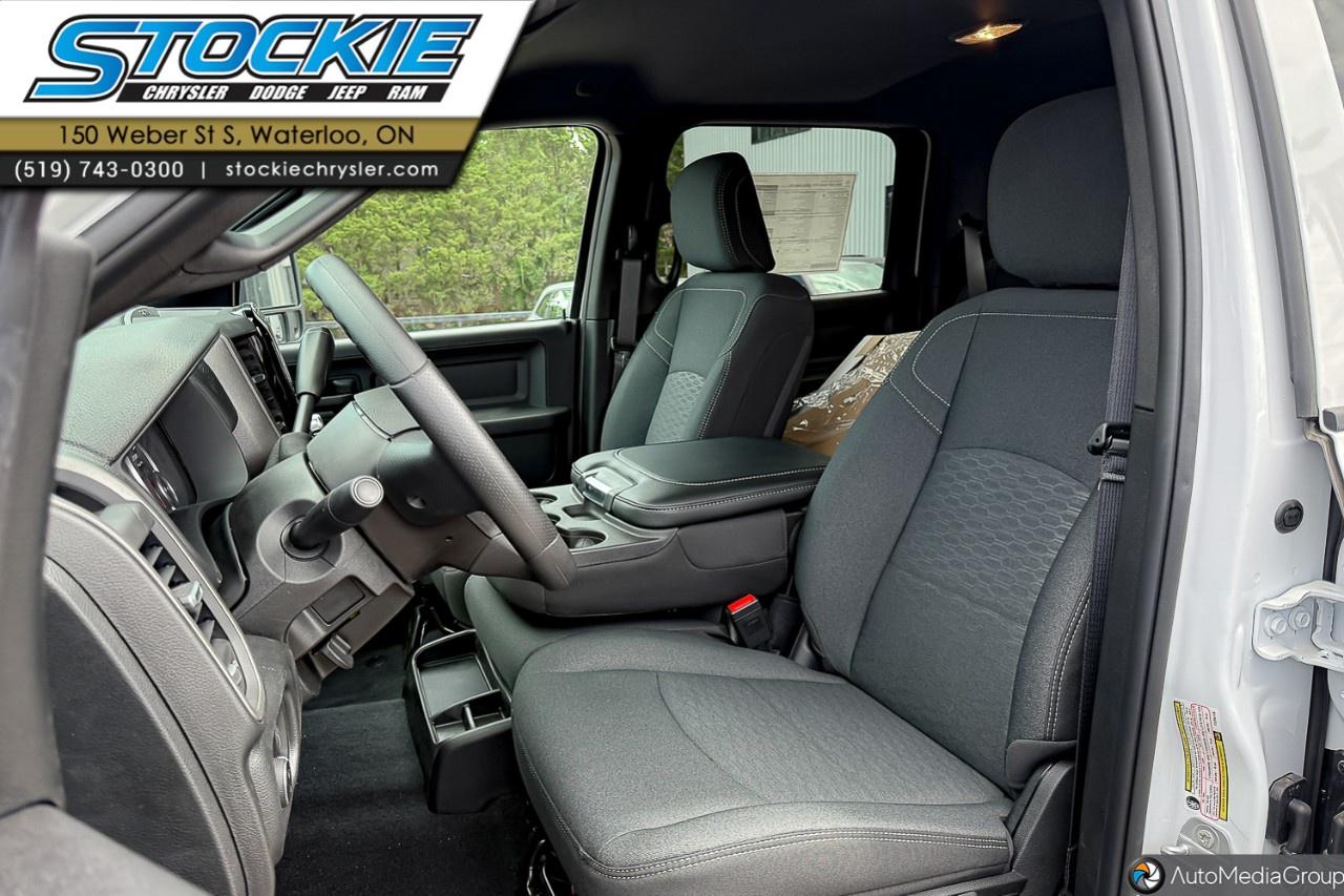 2026 RAM 2500 Warlock 4x4 Crew Cab 6'4" Box Photo4