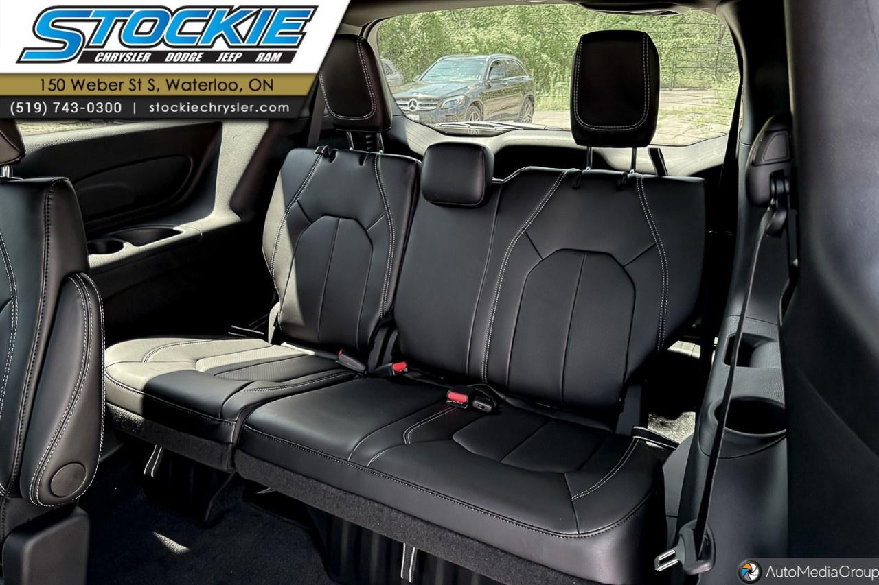 2027 Chrysler Pacifica Select AWD Photo