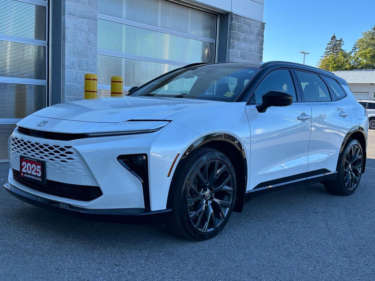 2025 Toyota Crown Signia Limited LIMITED ADVANCED TECH! Photo0