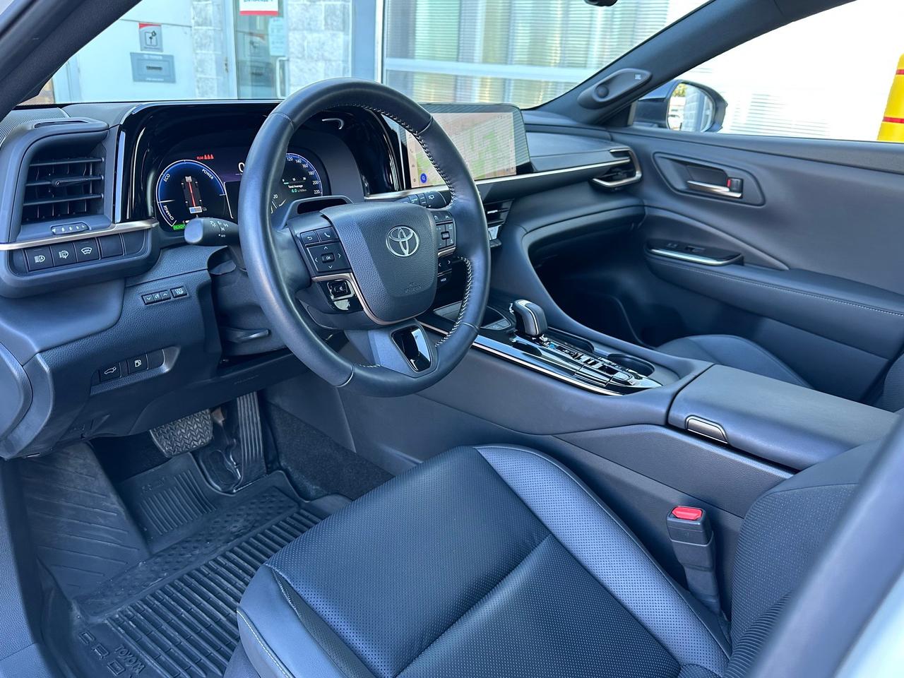 2025 Toyota Crown Signia Limited LIMITED ADVANCED TECH! Photo