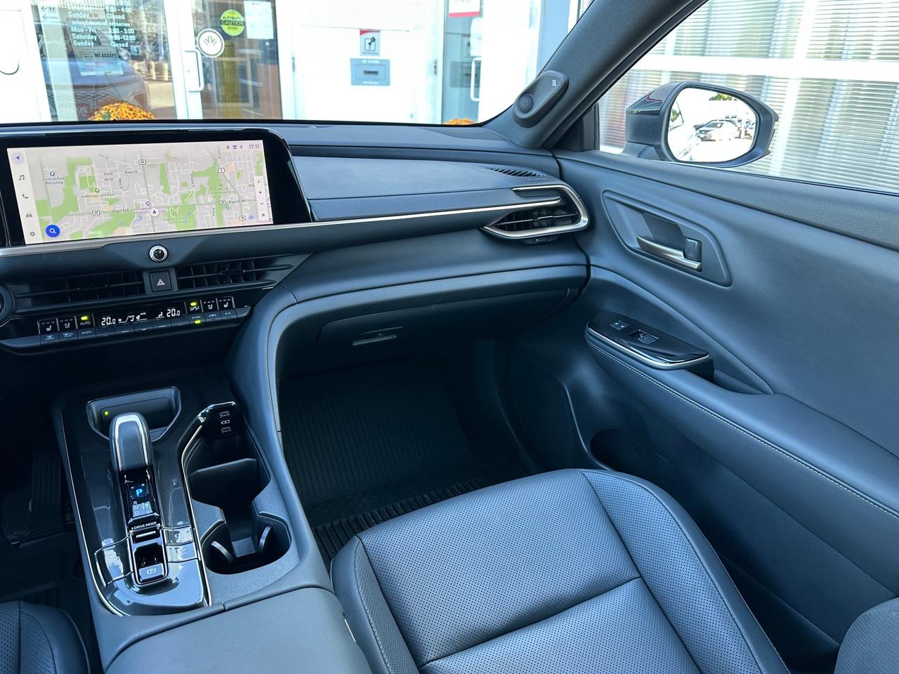 2025 Toyota Crown Signia Limited LIMITED ADVANCED TECH! Photo