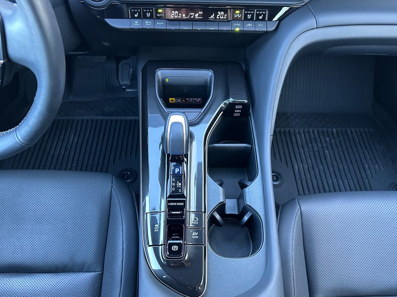 2025 Toyota Crown Signia Limited LIMITED ADVANCED TECH! Photo
