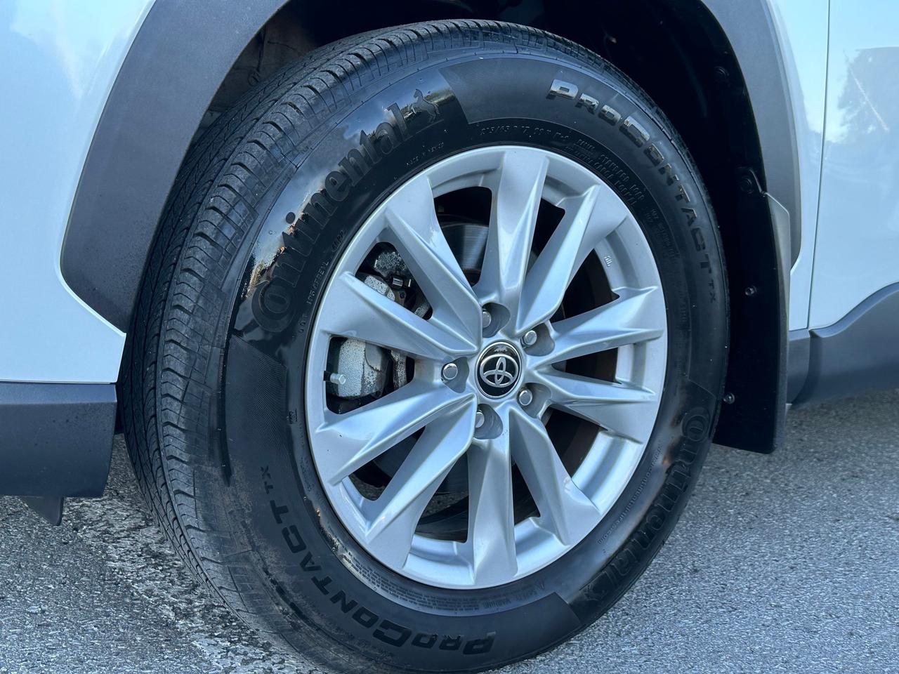 2023 Toyota Corolla Cross LE AWD! Photo1