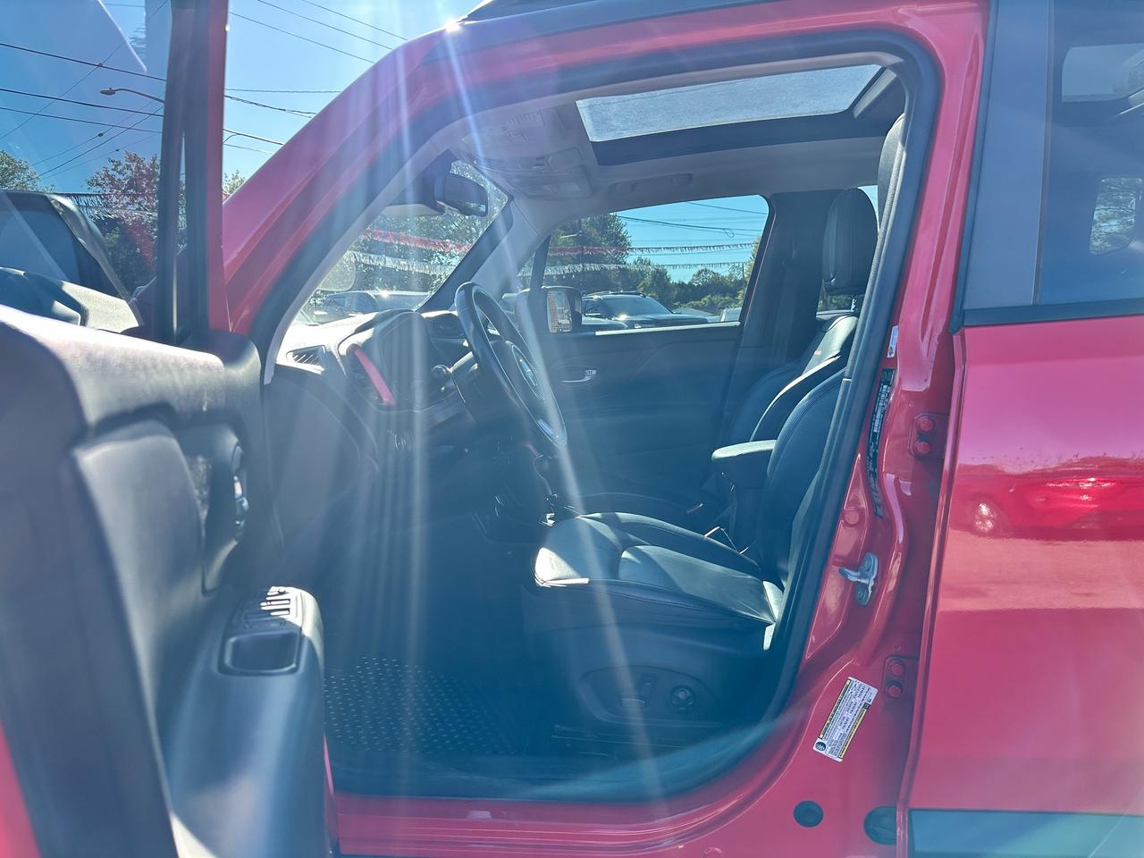 2018 Jeep Renegade Trailhawk4X4 Heated Leather PanoRoof NAV XM RvCam Photo
