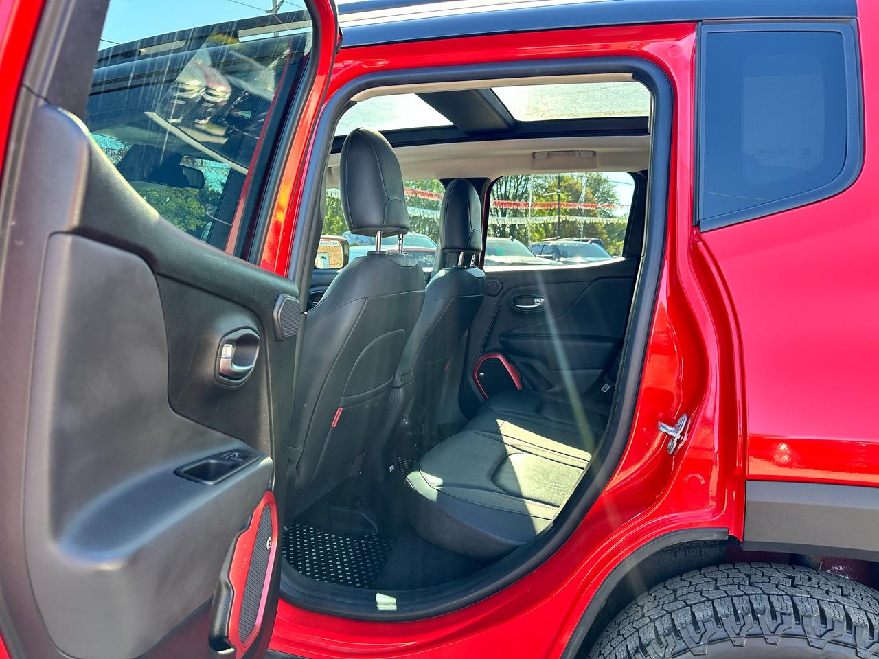 2018 Jeep Renegade Trailhawk4X4 Heated Leather PanoRoof NAV XM RvCam Photo