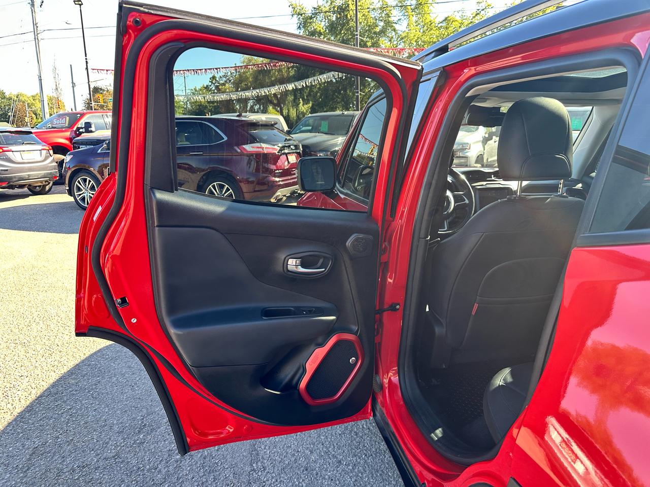 2018 Jeep Renegade Trailhawk4X4 Heated Leather PanoRoof NAV XM RvCam Photo