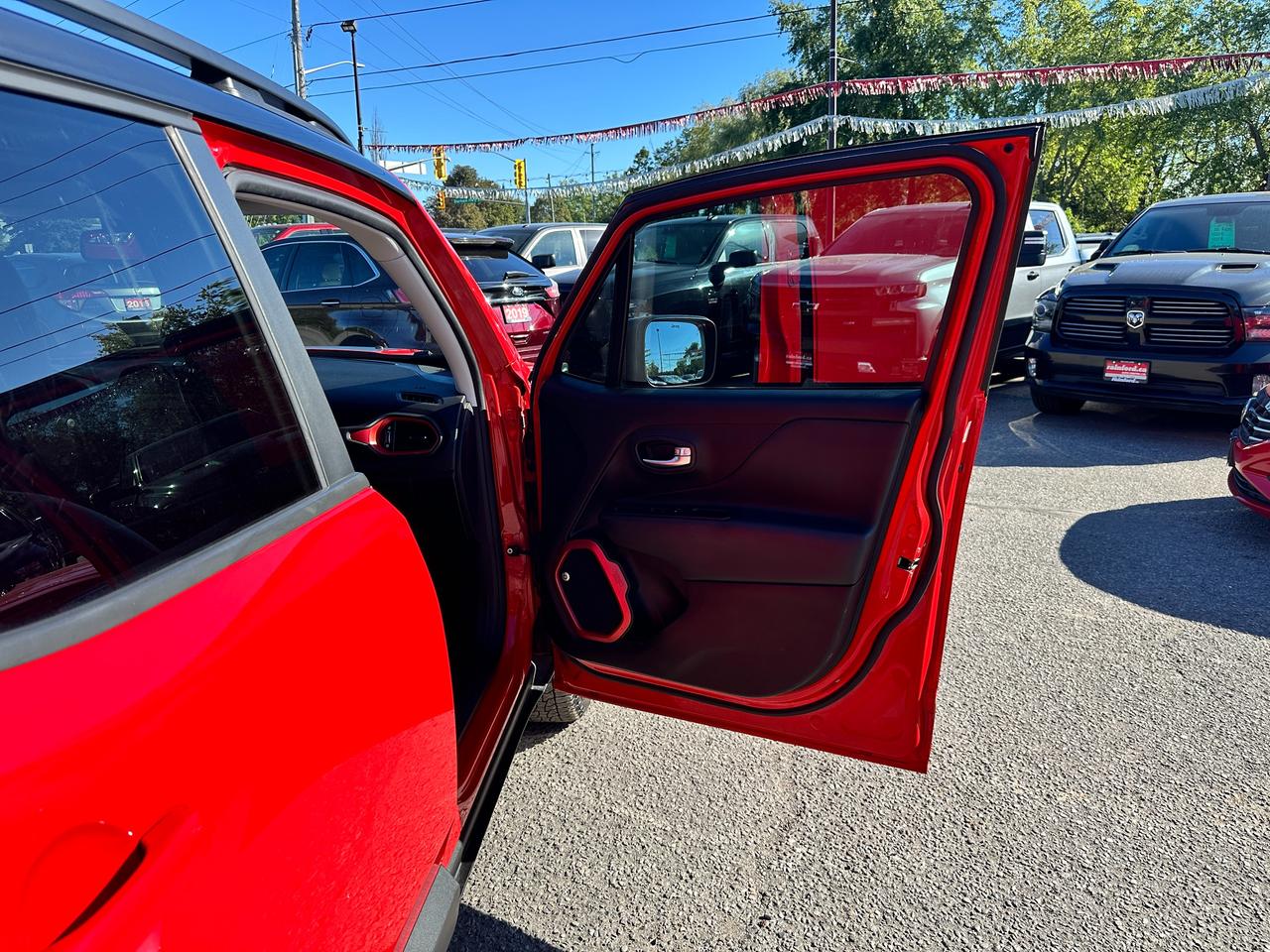2018 Jeep Renegade Trailhawk4X4 Heated Leather PanoRoof NAV XM RvCam Photo