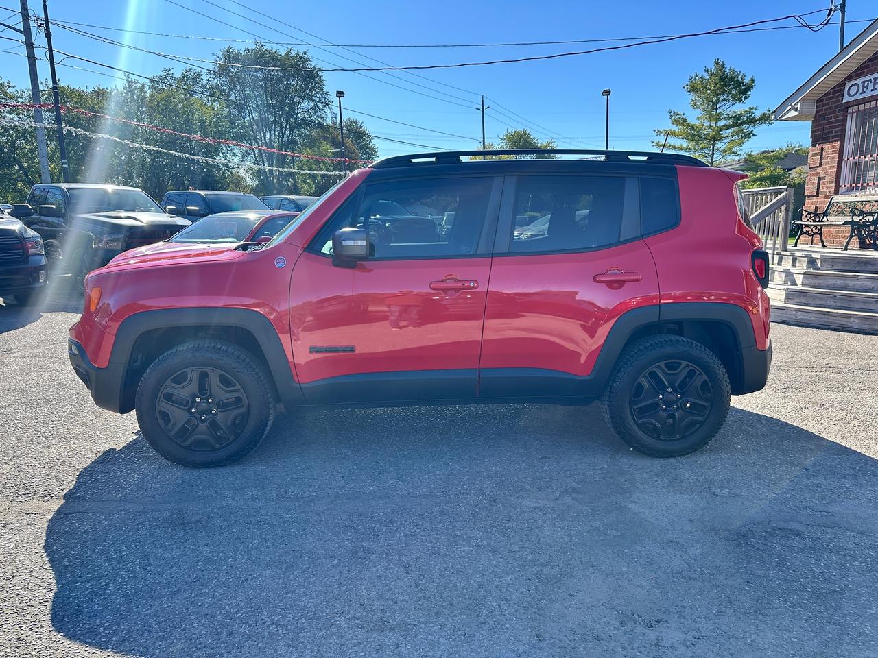 2018 Jeep Renegade Trailhawk4X4 Heated Leather PanoRoof NAV XM RvCam Photo2