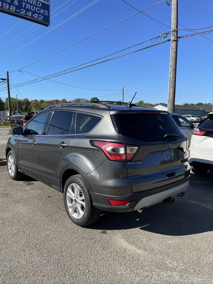 2018 Ford Escape SE Photo