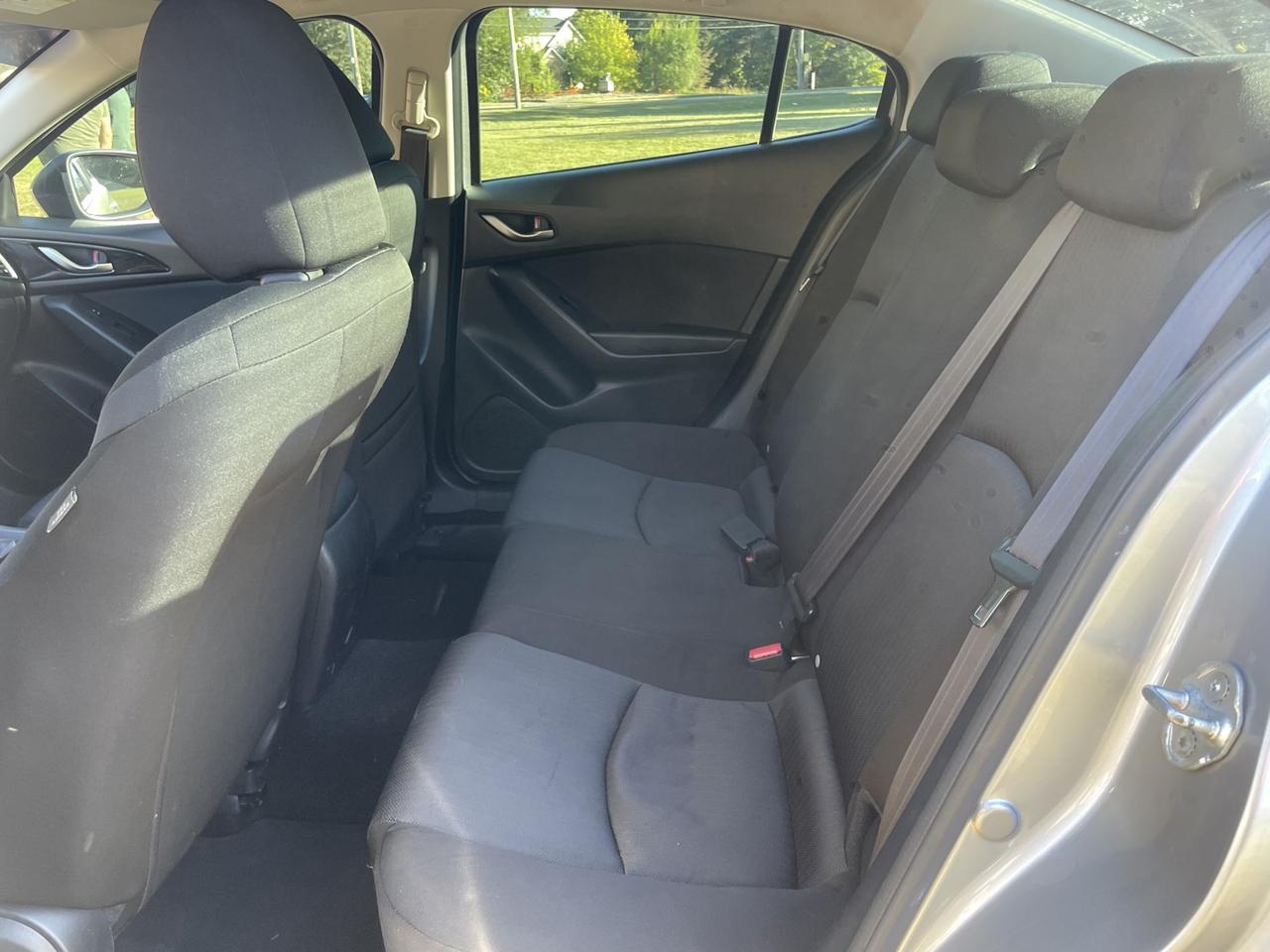 2015 Mazda MAZDA3 GX Photo