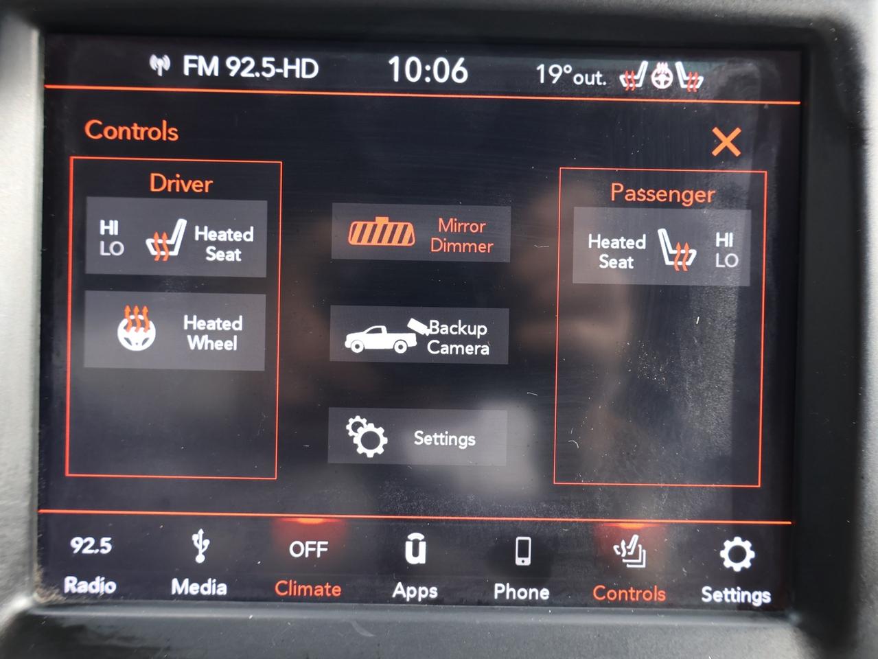 2018 RAM 1500 DIESEL SPORT CREW CAB 4WD *ACCIDENT FREE*SERVICE RECORDS* CAMERA BLUETOOTH LEATHER HEATED SEATS CRUISE ALLOYS Photo