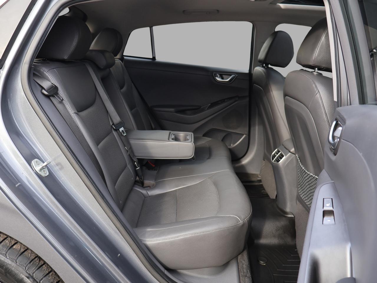 2020 Hyundai IONIQ Electric ULTIMATE *ACCIDENT FREE*1 OWNER* CAMERA NAV BLUETOOTH LEATHER HEATED SEATS SUNROOF CRUISE ALLOYS Photo