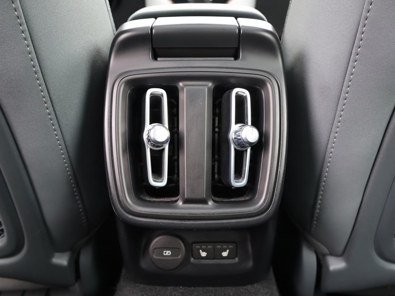 2022 Polestar 2 LONG RANGE DUAL MOTOR AWD *SERVICE RECORDS* CAMERA NAV BLUETOOTH HEATED SEATS CRUSE ALLOYS Photo