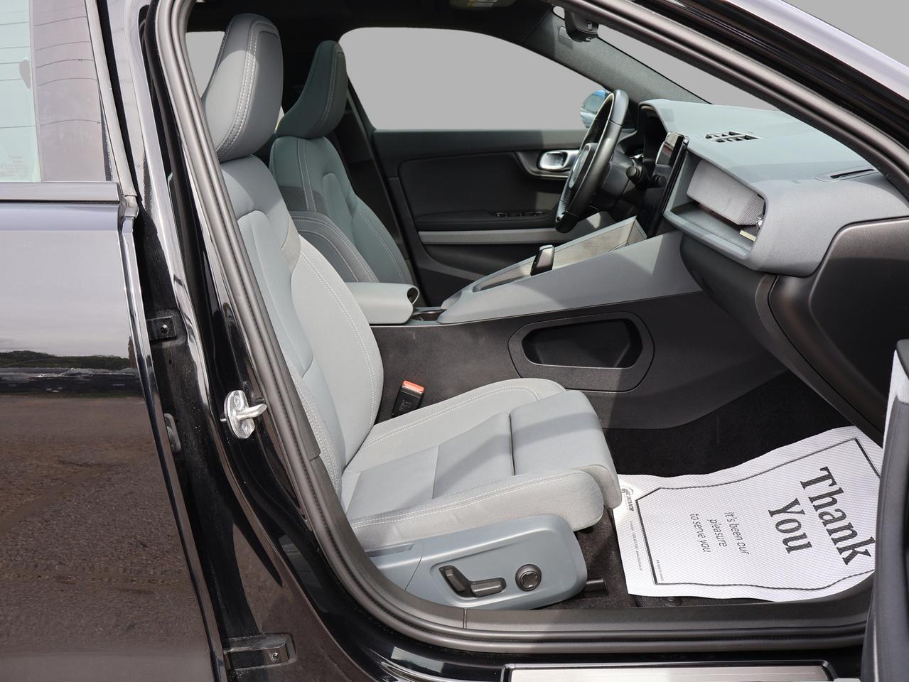 2023 Polestar 2 LONG RANGE DUAL MOTOR AWD *1 OWNER*ACCIDENT FREE*SERVICE RECORDS* CAMERA NAV BLUETOOTH LEATHER HEATED SEATS PANO ROOF CRUISE ALLOYS Photo