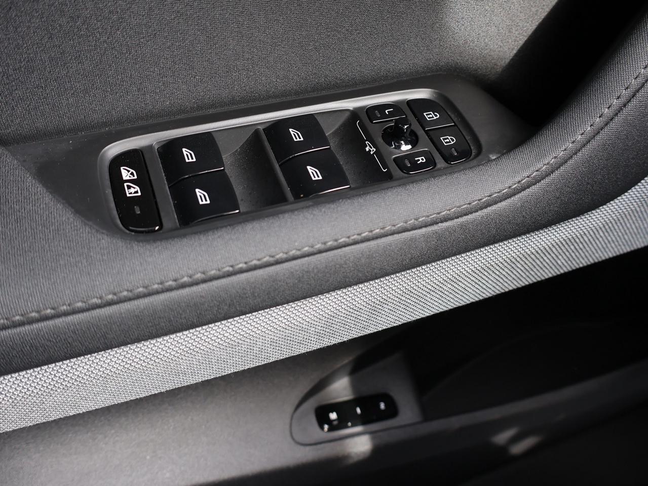 2023 Polestar 2 LONG RANGE DUAL MOTOR AWD *1 OWNER*ACCIDENT FREE*SERVICE RECORDS* CAMERA NAV BLUETOOTH LEATHER HEATED SEATS PANO ROOF CRUISE ALLOYS Photo