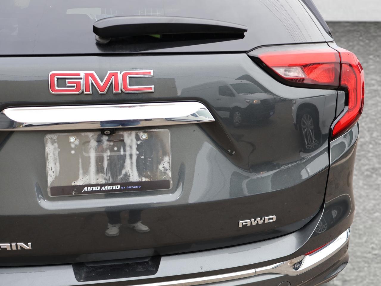 2019 GMC Terrain 2.0L TURBO DENALI AWD *ACCIDENT FREE*SERVICE RECORDS* CAMERA NAV BLUETOOTH LEATHER HEATED SEATS PANO ROOF CRUISE ALLOYS Photo