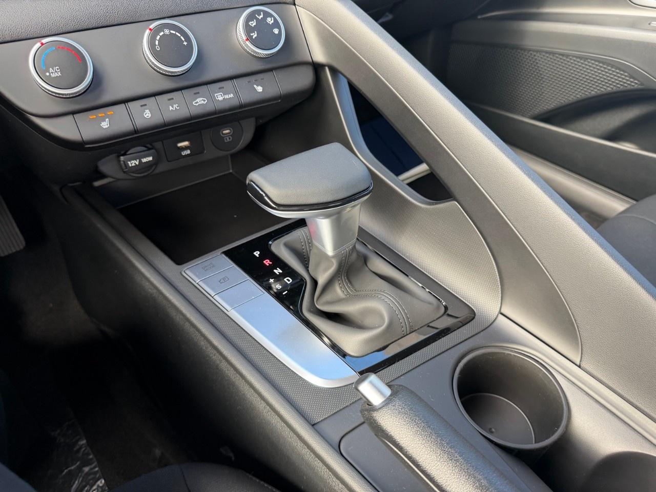 2026 Hyundai Elantra Preferred IVT Photo