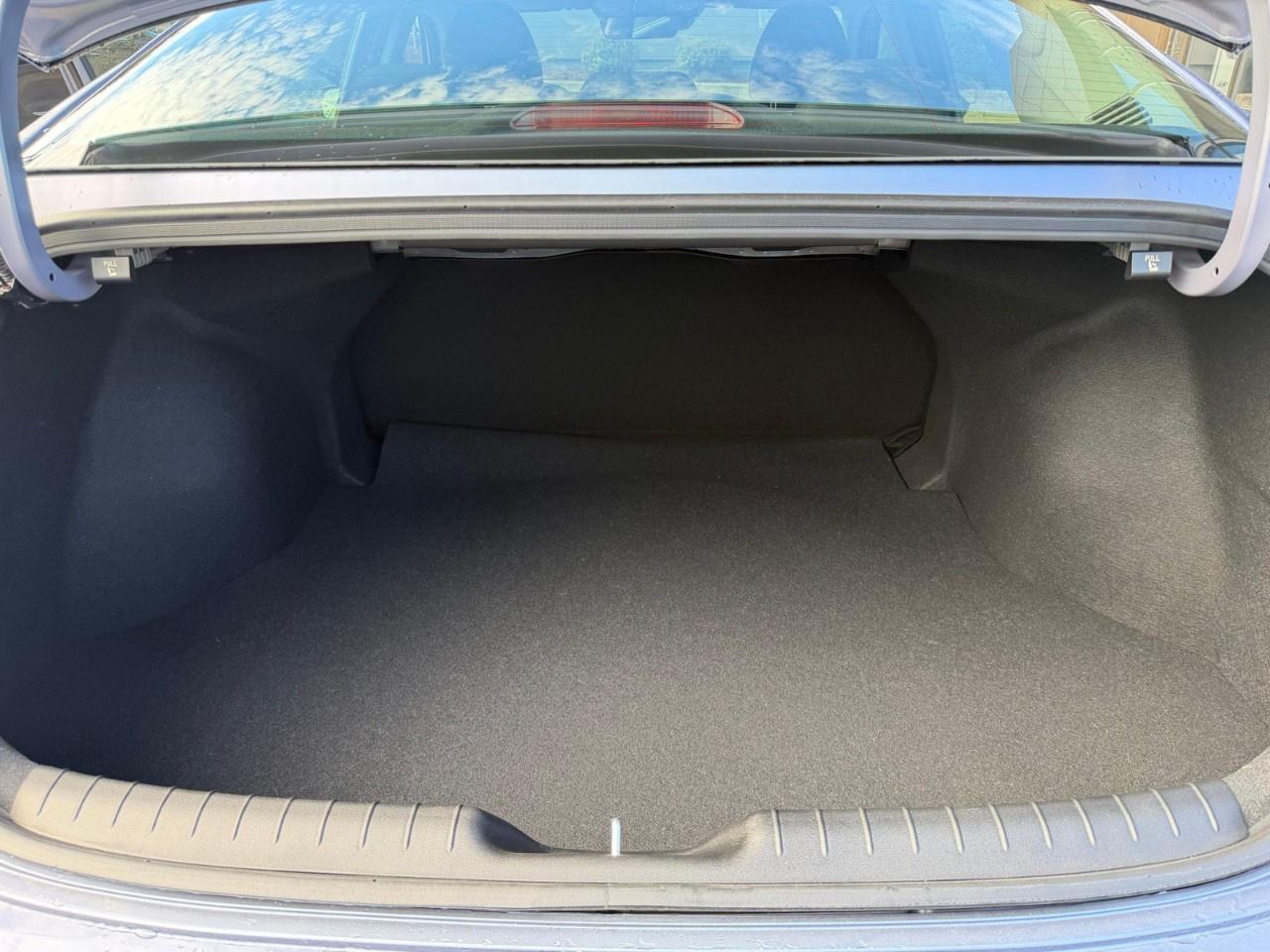 2026 Hyundai Elantra Preferred IVT Photo
