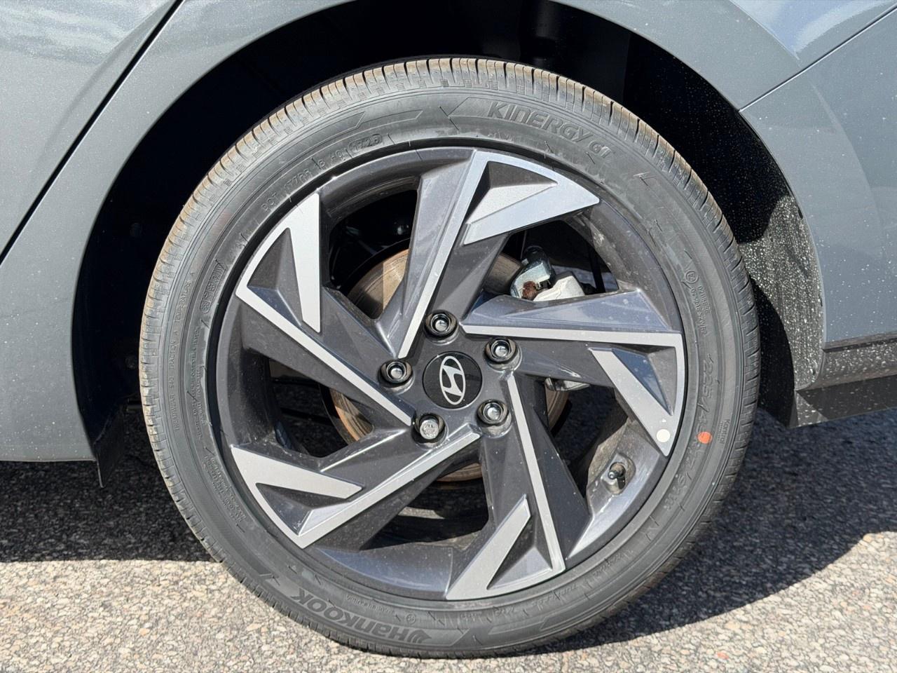 2026 Hyundai Elantra Preferred IVT w/Tech Pkg Photo