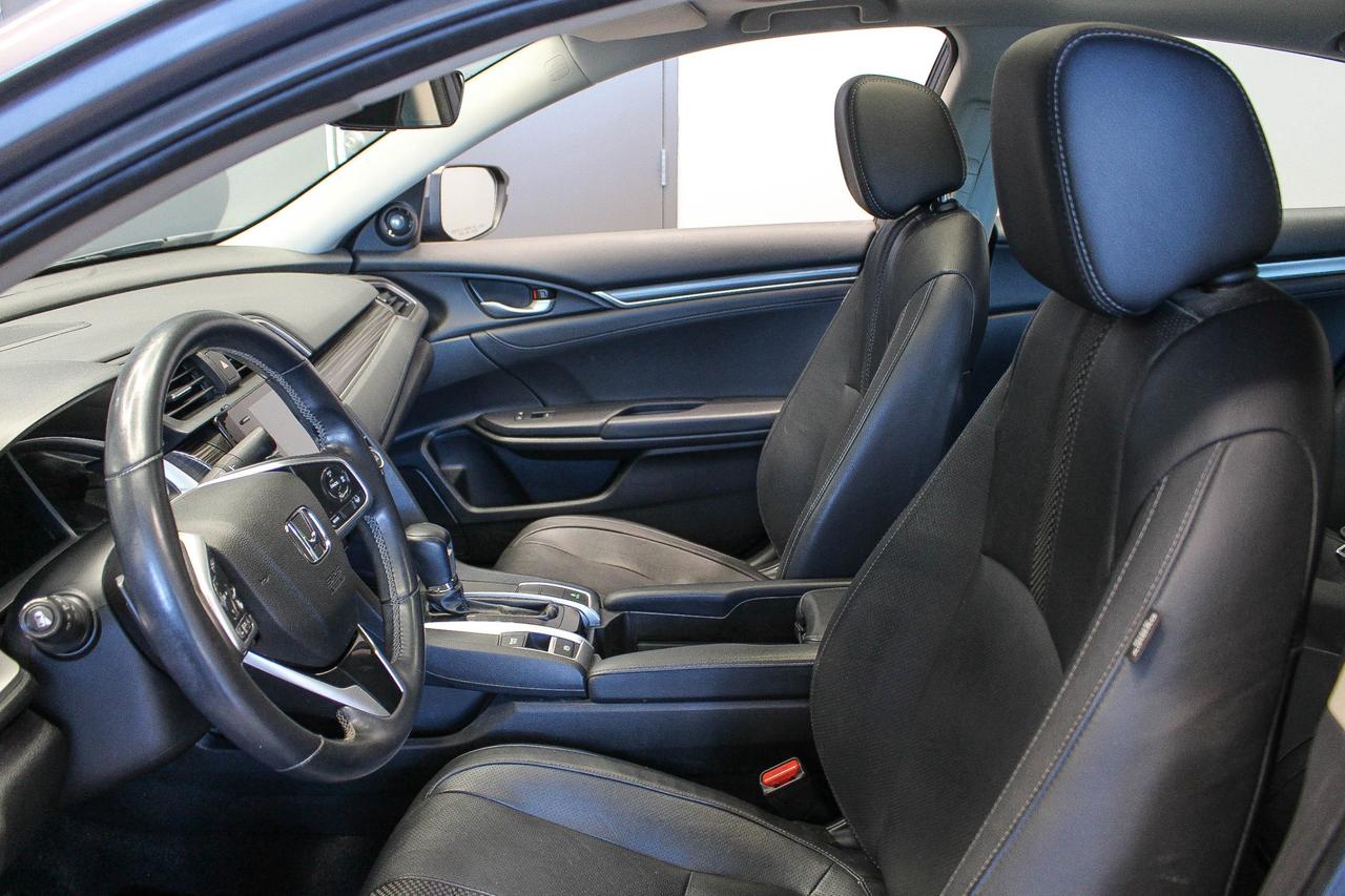 2020 Honda Civic Touring LEATHER SEATS - NAVIGATION - ADAPTIVE CRUISE CONTROL Photo