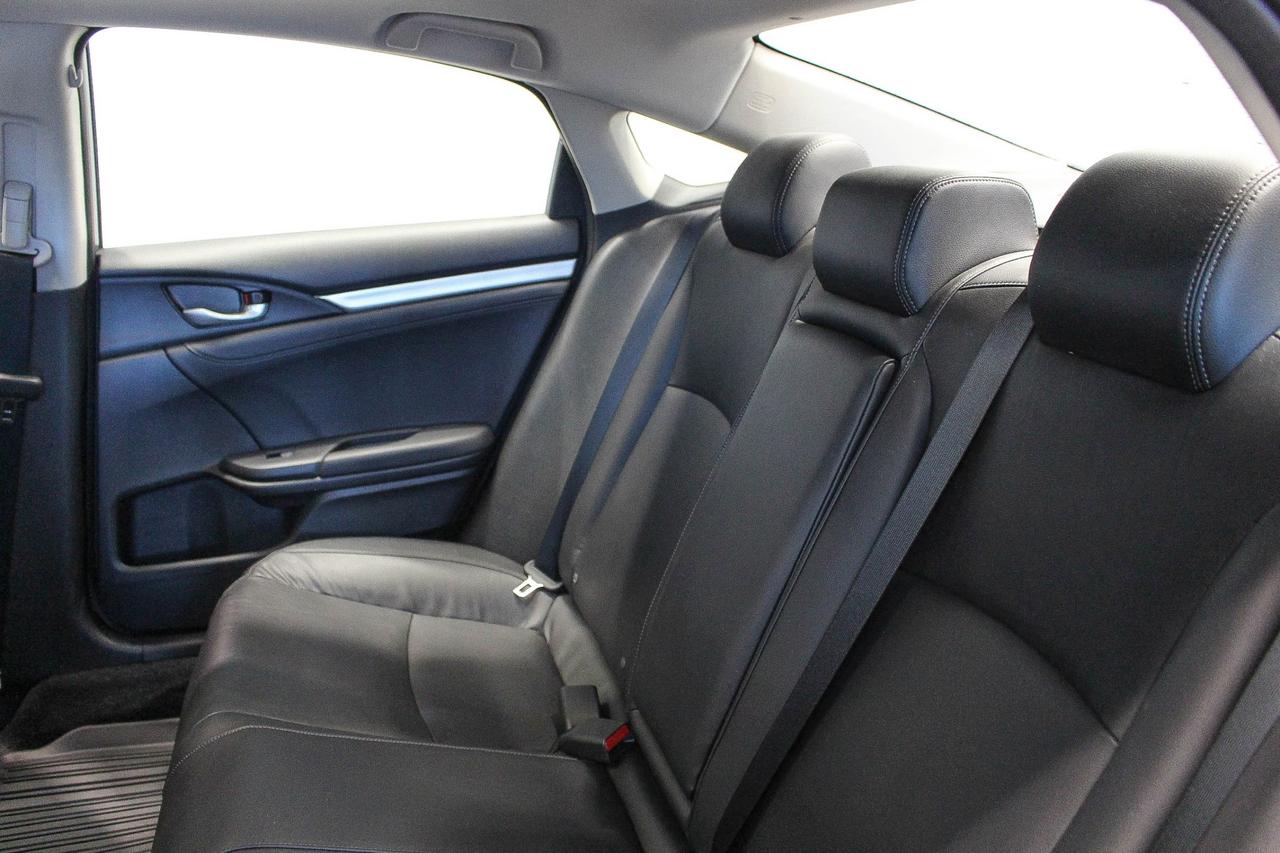 2020 Honda Civic Touring LEATHER SEATS - NAVIGATION - ADAPTIVE CRUISE CONTROL Photo