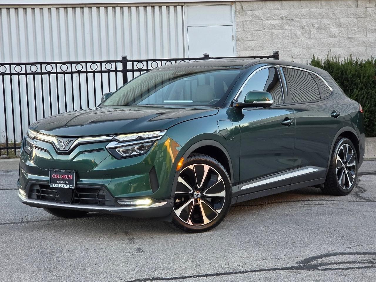 2023 VinFast VF 8 PLUS AWD Photo1