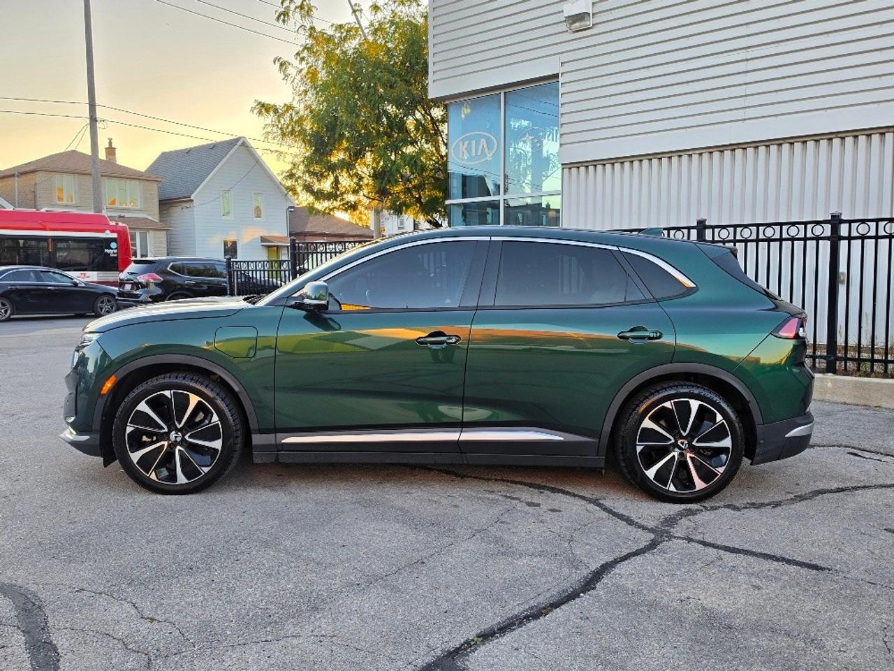 2023 VinFast VF 8 PLUS AWD Photo