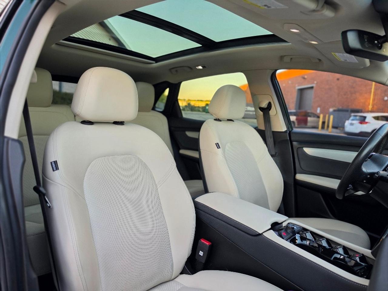 2023 VinFast VF 8 PLUS AWD Photo