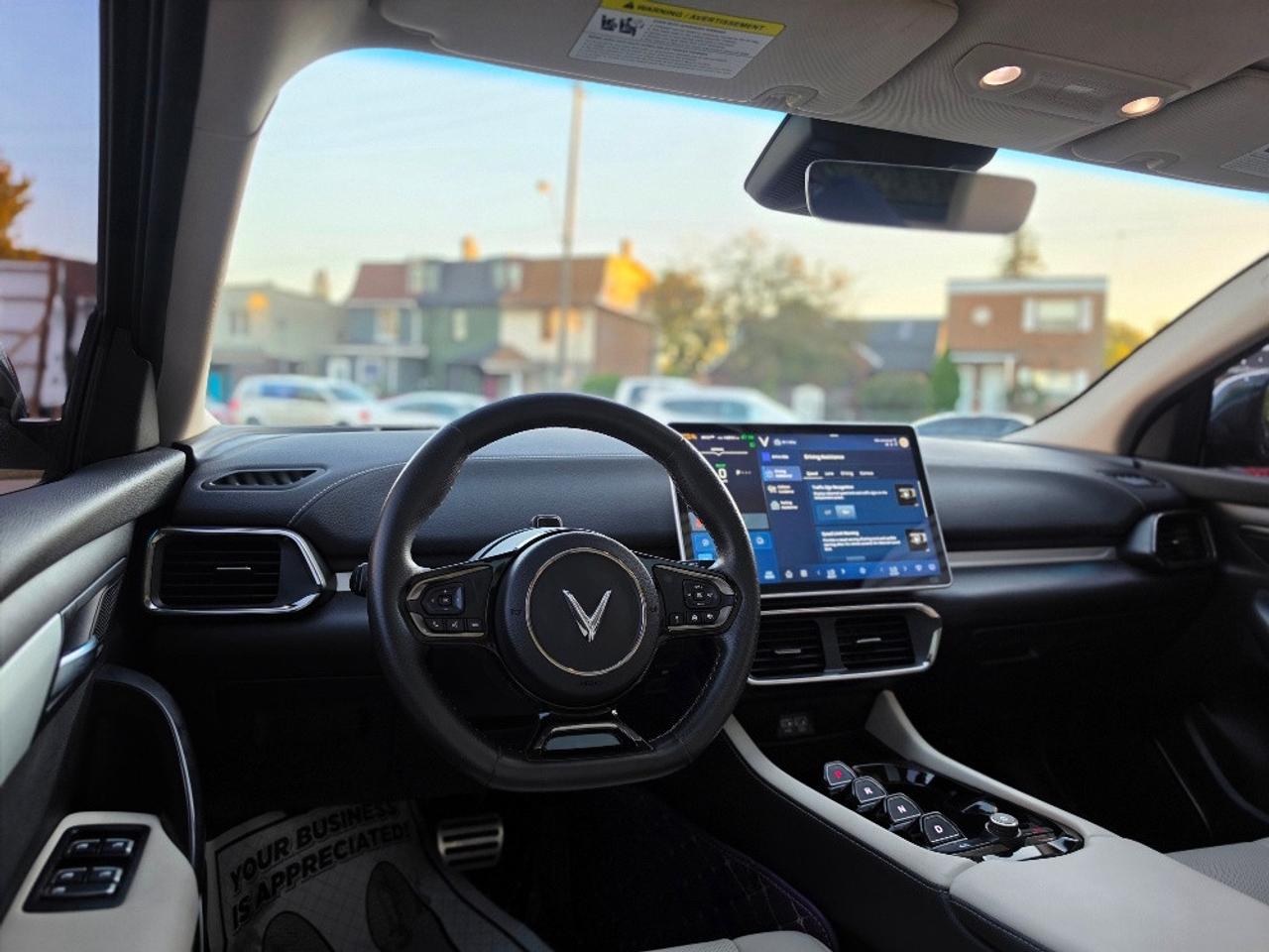 2023 VinFast VF 8 PLUS AWD Photo