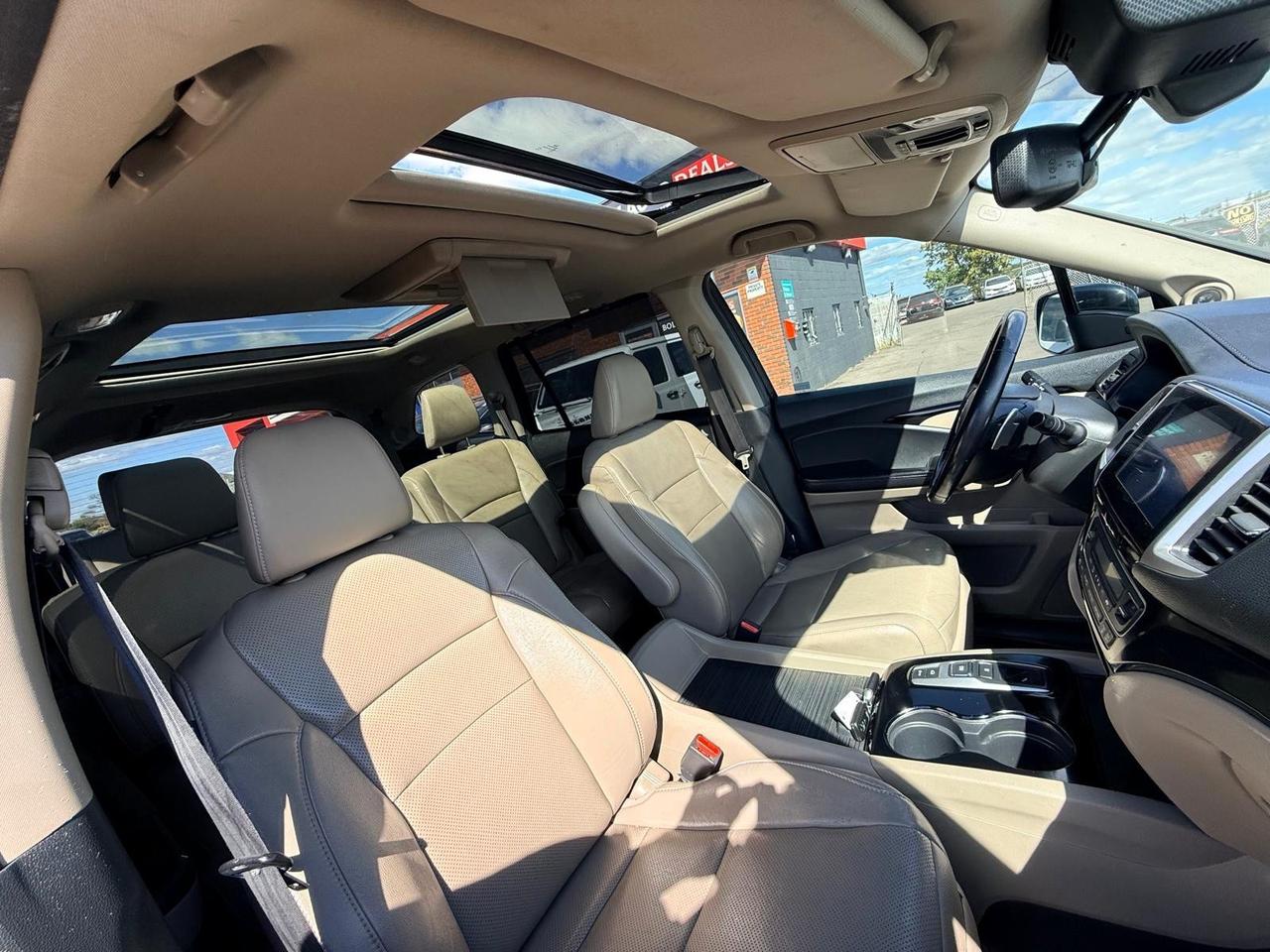 2016 Honda Pilot Touring AWD Photo