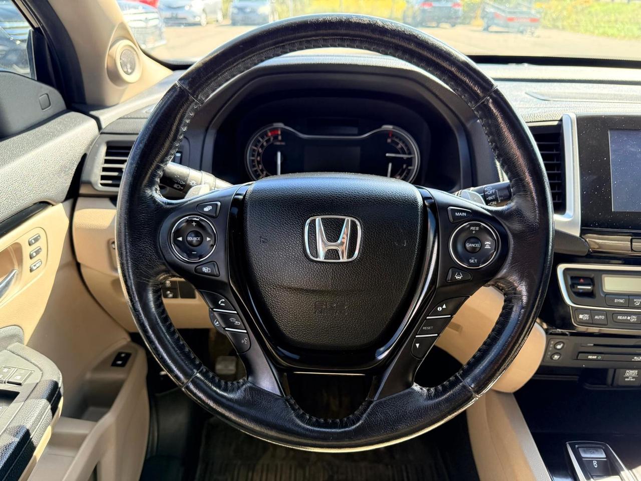 2016 Honda Pilot Touring AWD Photo