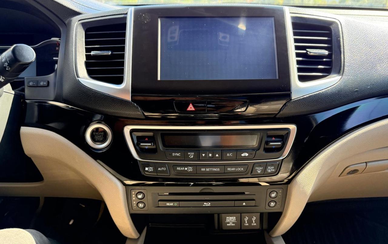 2016 Honda Pilot Touring AWD Photo
