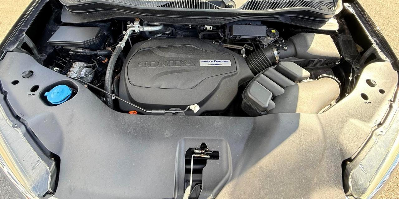 2016 Honda Pilot Touring AWD Photo