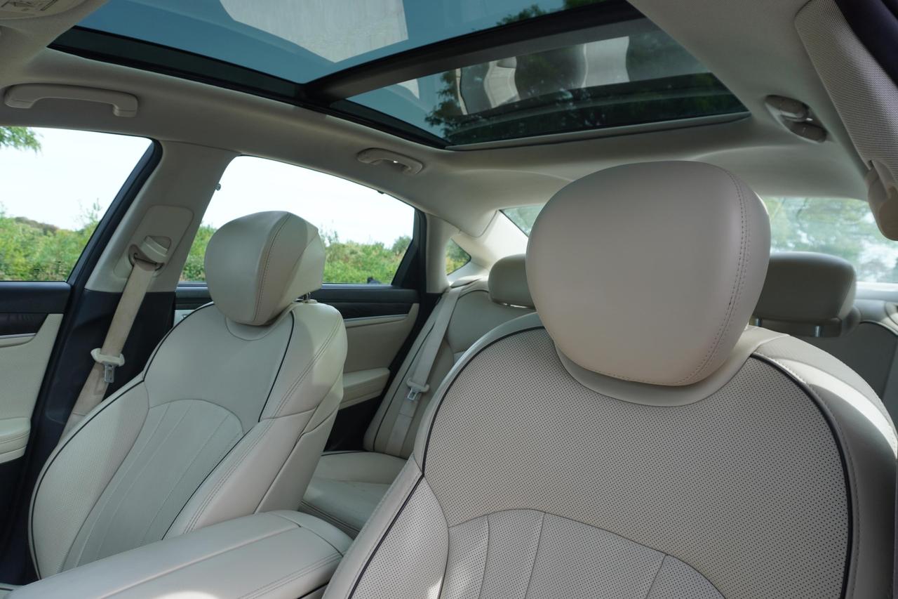2018 Genesis G80 ONE OWNER / NO ACCIDENTS / HEADS UP DISPLAY / LUXURY Photo