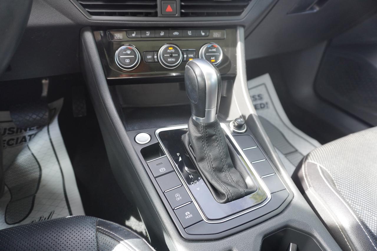 2019 Volkswagen Jetta EXECLINE / 1 OWNER / NO ACCIDENTS / BEATS AUDIO! Photo