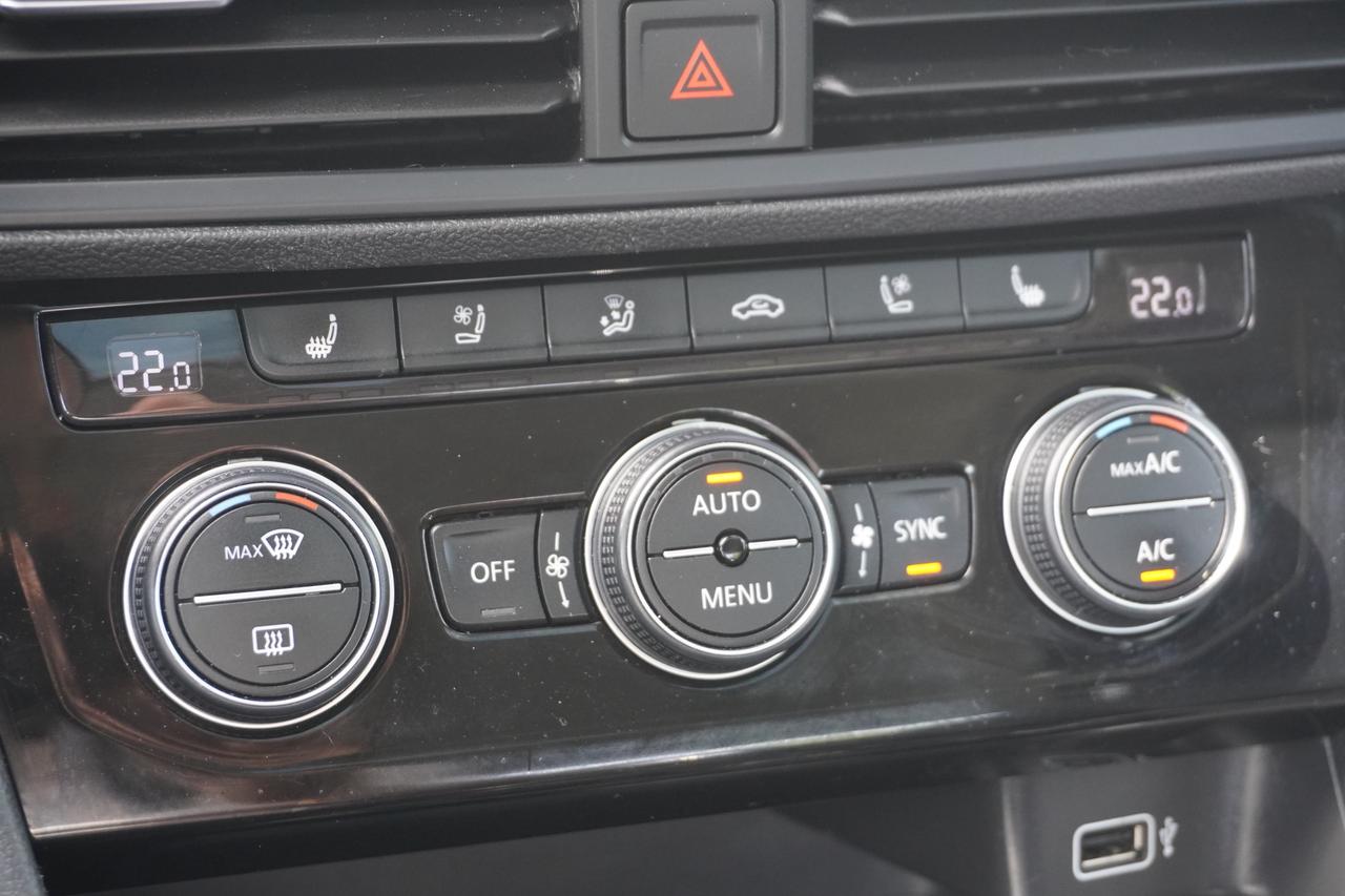 2019 Volkswagen Jetta EXECLINE / 1 OWNER / NO ACCIDENTS / BEATS AUDIO! Photo