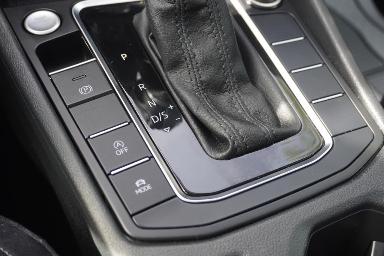 2019 Volkswagen Jetta EXECLINE / 1 OWNER / NO ACCIDENTS / BEATS AUDIO! Photo