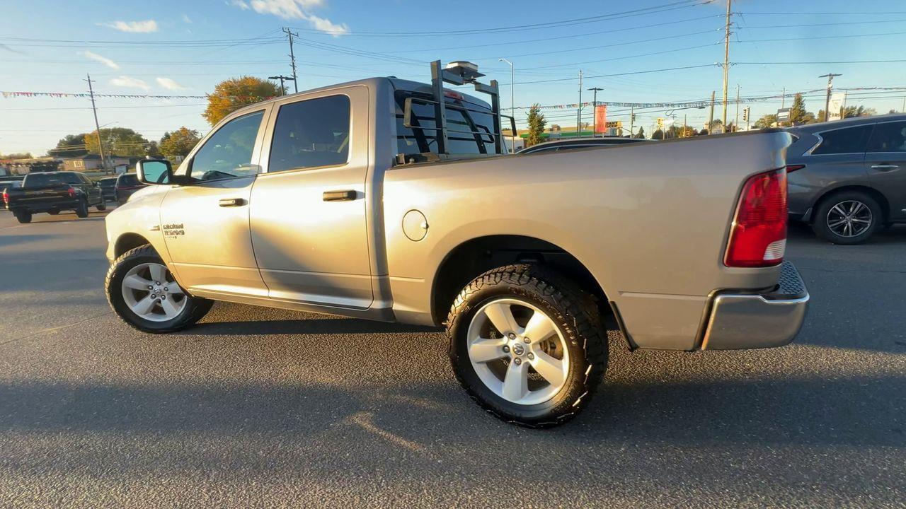 2023 RAM 1500 Classic SLT PREVIOUS DAILY RENTAL, 6 PASSENGER, 4X4, CRUISE CONTROL, SIRIUS XM, BACK UP CAM!! Photo