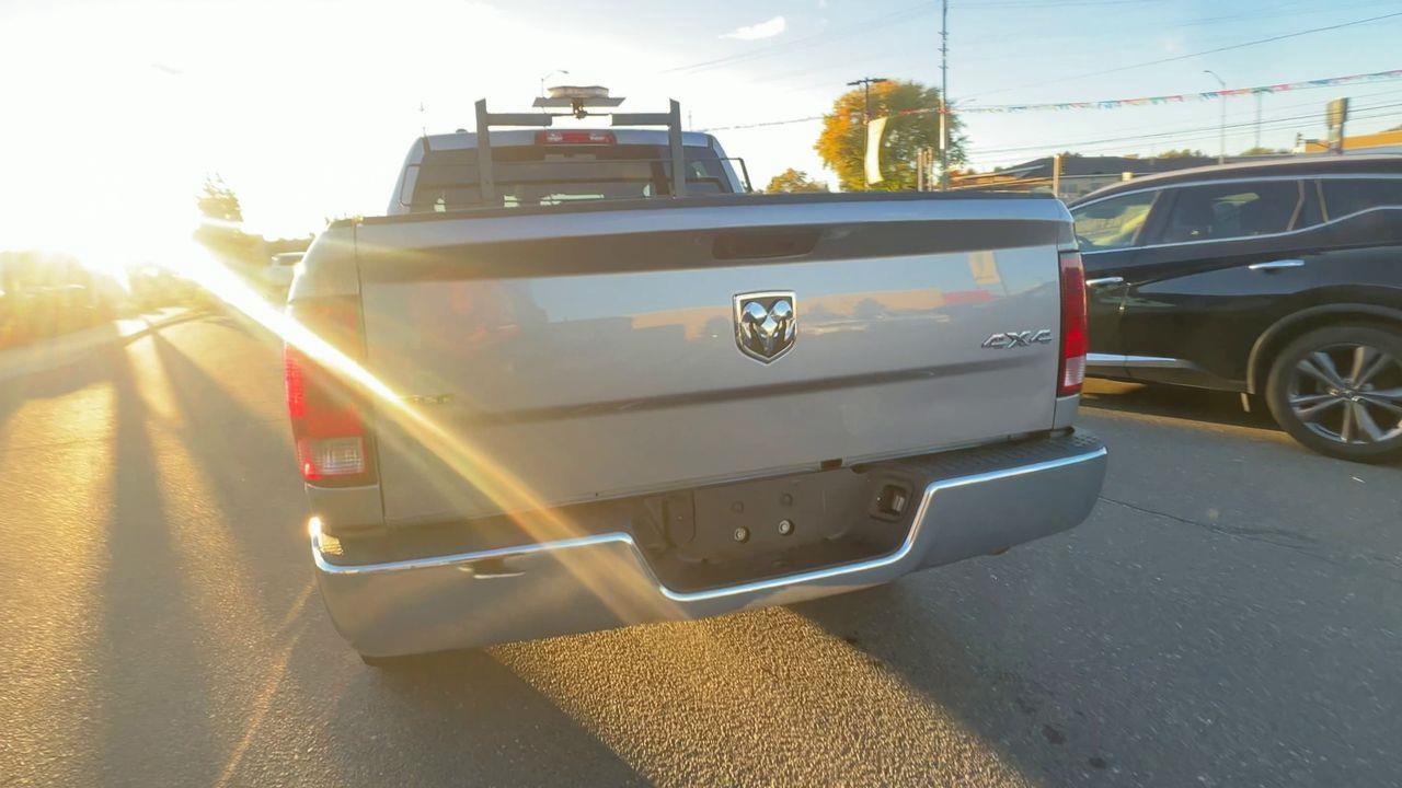 2023 RAM 1500 Classic SLT PREVIOUS DAILY RENTAL, 6 PASSENGER, 4X4, CRUISE CONTROL, SIRIUS XM, BACK UP CAM!! Photo