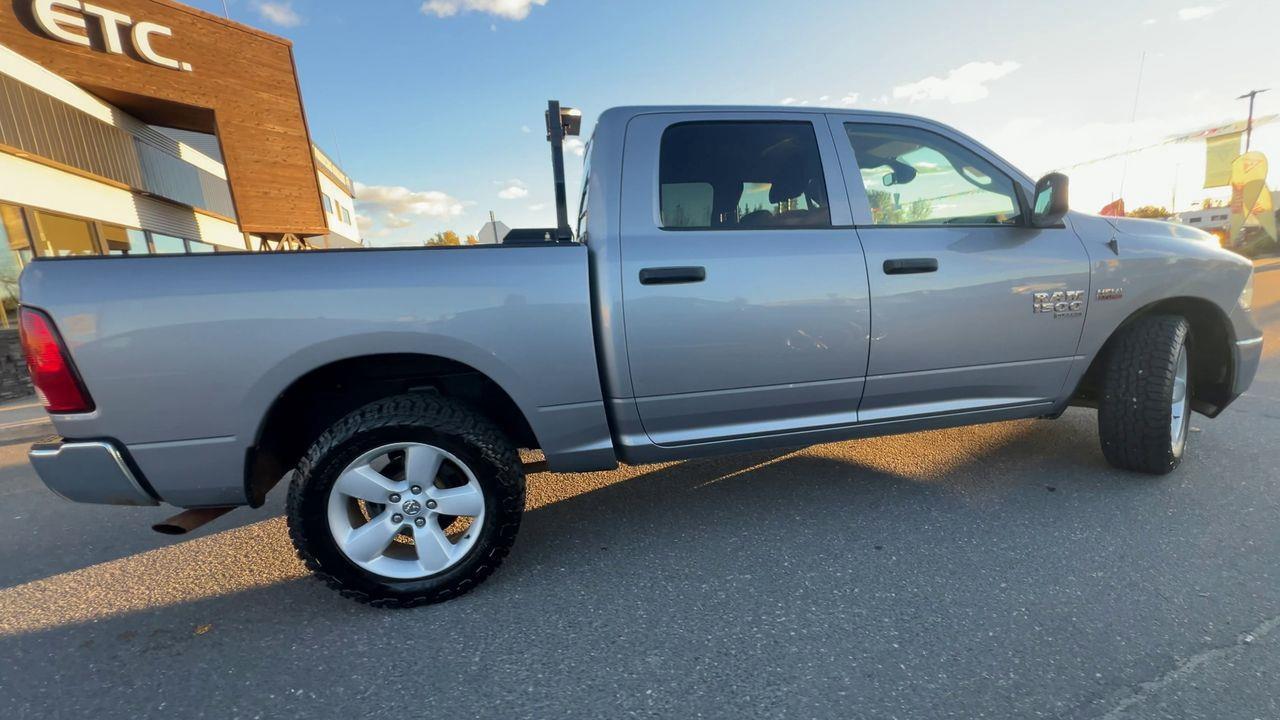 2023 RAM 1500 Classic SLT PREVIOUS DAILY RENTAL, 6 PASSENGER, 4X4, CRUISE CONTROL, SIRIUS XM, BACK UP CAM!! Photo